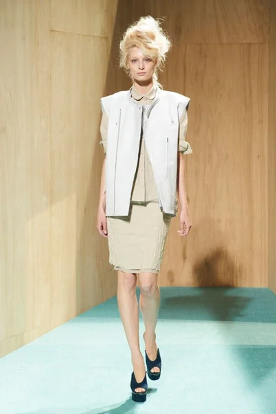 Look 9